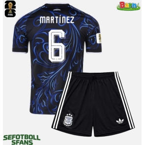 Argentina Lisandro Martinez #6 Bortaställ Barn VM 2026 Kortärmad (+ Korta byxor)